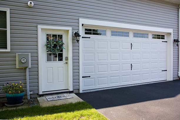 24/7 Emergency Garage Door Panel Replacement experts in Waipio, HI